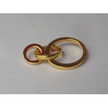 Dessin simple logo gravé anneau en métal doré pour pendentif